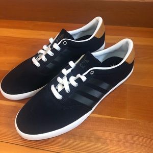Adidas Men’s shoes 10.5